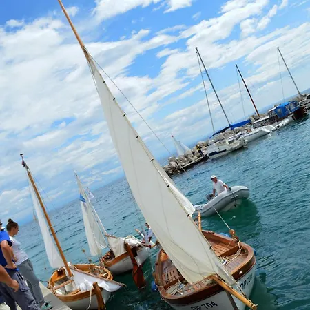 By The Sea Apartment