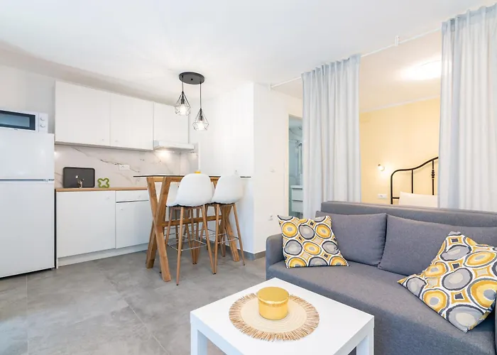 By The Sea * Ičići