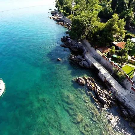 By The Sea Apartmán